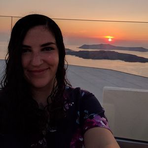 Meet your Posher, Adena